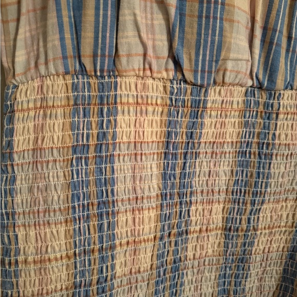 Faux wrap dress with smocked skirt. Beige / blue plaid. Sézane, FR 36. Worn once - Picture 8 of 8
